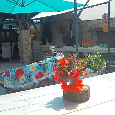 Namaste Bed & Breakfast Montclera
